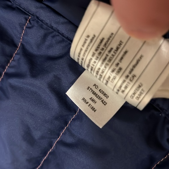 Patagonia Kid's Down Sweater Size Medium (10), Color Amaranth Pink - Picture 8 of 9